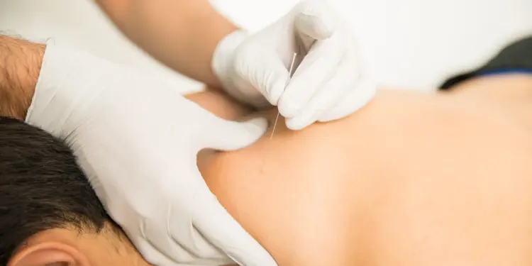 4 Powerful Acupressure Points to Relieve Gas and Bloating Instantly